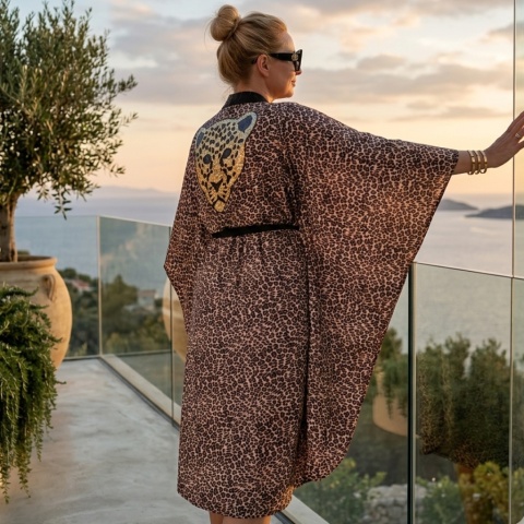 Asymetryczne Kimono Plażowe w Panterke – Midi Cover-Up